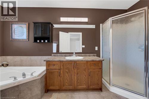 4 Moonstone Court, Hamilton, ON - Indoor Photo Showing Bathroom