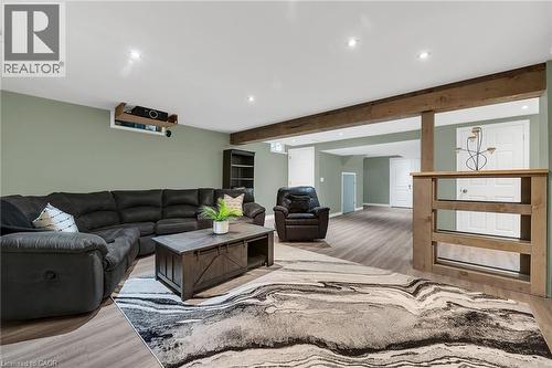 4 Moonstone Court, Hamilton, ON - Indoor Photo Showing Living Room