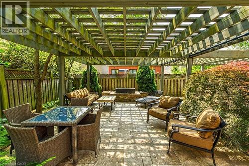 4 Moonstone Court, Hamilton, ON - Outdoor