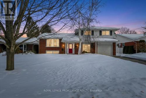 15 THORNCLIFFE DRIVE  Belleville (Belleville Ward), ON K8P 4L3