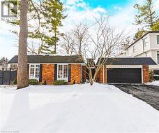 176 CHARNWOOD Drive  Oakville, ON L6J 5H1