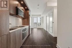 1611 - 60 CENTRAL PARK ROADWAY  Toronto, ON M9A 3K1