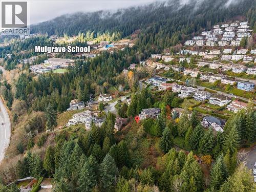 2320 Chairlift Close, West Vancouver, BC 