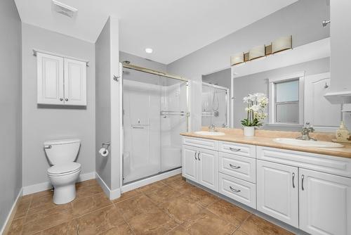 2-2100 Boucherie Road, West Kelowna, BC - Indoor Photo Showing Bathroom