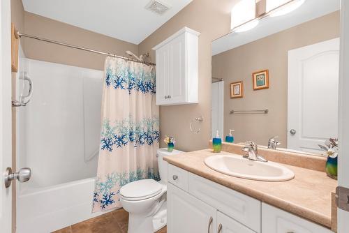 2-2100 Boucherie Road, West Kelowna, BC - Indoor Photo Showing Bathroom