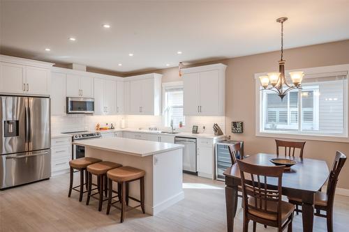 389 10Th Avenue, Keremeos, BC - Indoor