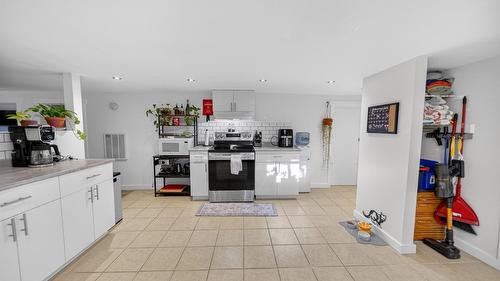 511 3Rd Street, Cranbrook, BC - Indoor Photo Showing Kitchen