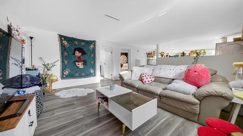 511 3Rd Street, Cranbrook, BC - Indoor Photo Showing Living Room