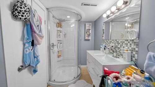 511 3Rd Street, Cranbrook, BC - Indoor Photo Showing Bathroom