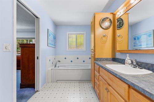 1548 Teetzel Road, Creston, BC - Indoor