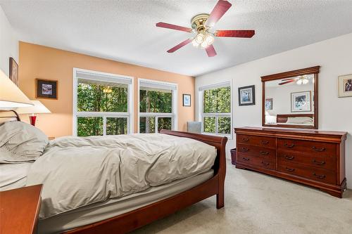 1548 Teetzel Road, Creston, BC - Indoor Photo Showing Bedroom