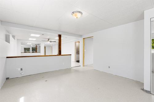 1548 Teetzel Road, Creston, BC - Indoor Photo Showing Other Room
