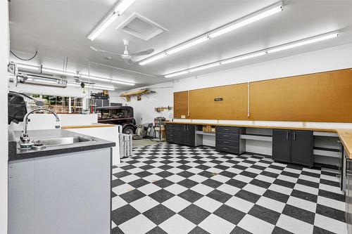 1548 Teetzel Road, Creston, BC - Indoor