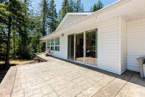 1548 Teetzel Road, Creston, BC - Outdoor With Exterior