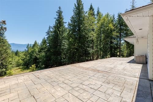 1548 Teetzel Road, Creston, BC - Outdoor