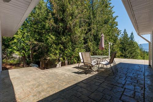 1548 Teetzel Road, Creston, BC - Outdoor With Deck Patio Veranda