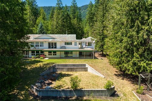 1548 Teetzel Road, Creston, BC - Outdoor With Deck Patio Veranda