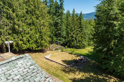 1548 Teetzel Road, Creston, BC - Outdoor