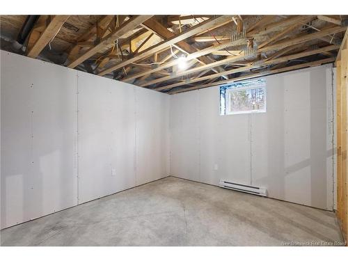 32 Attenborough Dr, Fredericton, NB 