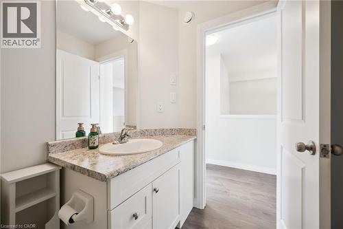 Second level four piece - 24 Morrison Road Unit# D10, Kitchener, ON - Indoor Photo Showing Bathroom