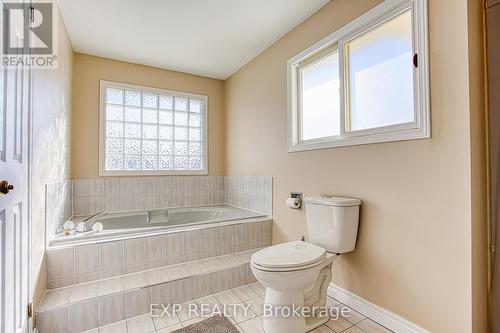 211 Rushdale Drive, Hamilton, ON - Indoor Photo Showing Bathroom