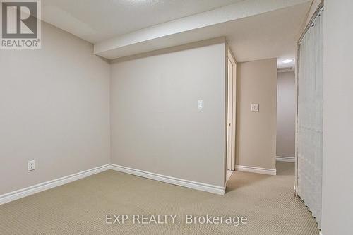 211 Rushdale Drive, Hamilton, ON - Indoor Photo Showing Other Room