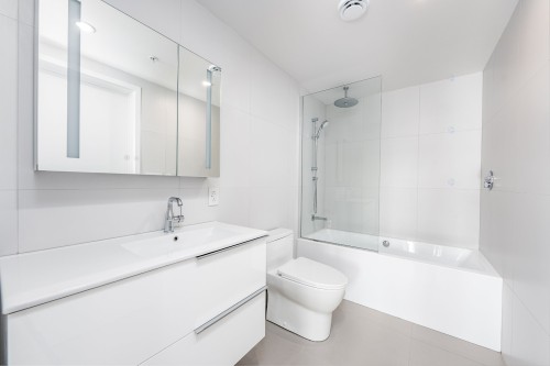 Bathroom - 305-585 Av. Glengarry, Mont-Royal, QC - Indoor Photo Showing Bathroom