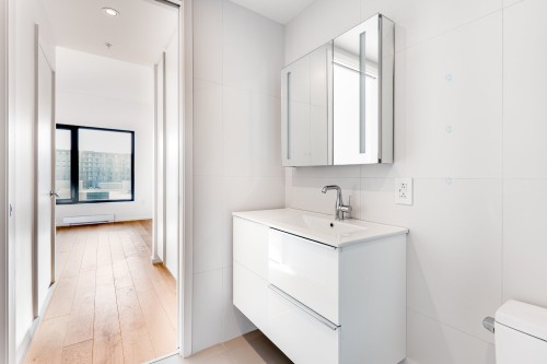 Bathroom - 305-585 Av. Glengarry, Mont-Royal, QC - Indoor