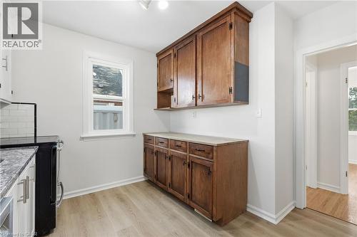 15 East 41St Street, Hamilton, ON - Indoor Photo Showing Kitchen