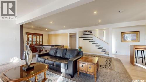 8507 Kestral Drive, Regina, SK - Indoor Photo Showing Living Room
