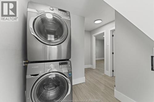 371 Curry, Windsor, ON - Indoor Photo Showing Laundry Room