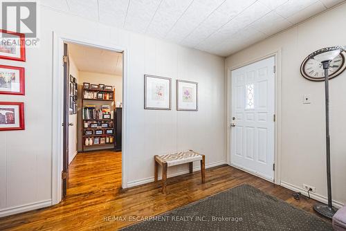 28 Munn Street, Hamilton, ON - Indoor Photo Showing Other Room