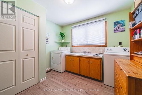 28 Munn Street, Hamilton, ON - Indoor Photo Showing Laundry Room