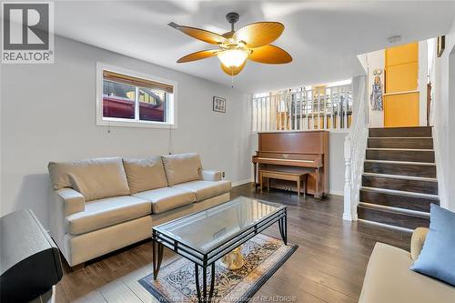 2665 Robert, Windsor, ON - Indoor Photo Showing Living Room