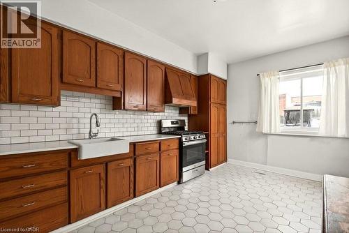 285 Mary Street, Hamilton, ON - Indoor Photo Showing Kitchen