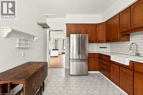 285 Mary Street, Hamilton, ON - Indoor Photo Showing Kitchen