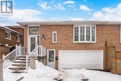 49 JADE CRESCENT  Brampton, ON L6S 3G9
