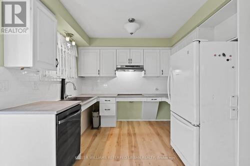 1253 Thorpe Road, Burlington, ON - Indoor Photo Showing Kitchen
