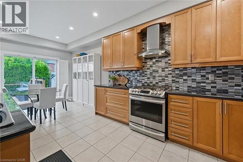 2265 Stokes Lane, Burlington, ON - Indoor Photo Showing Kitchen