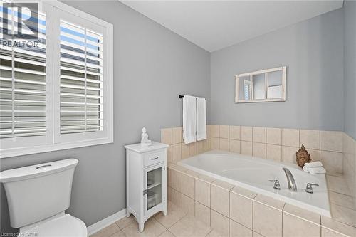 2265 Stokes Lane, Burlington, ON - Indoor Photo Showing Bathroom