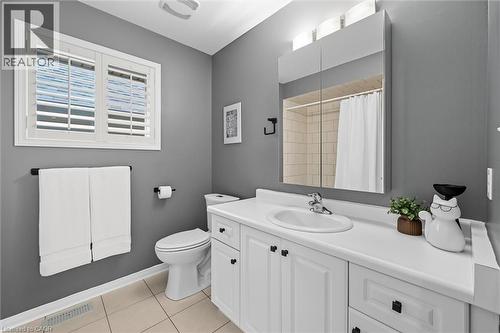 2265 Stokes Lane, Burlington, ON - Indoor Photo Showing Bathroom