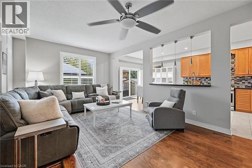 2265 Stokes Lane, Burlington, ON - Indoor Photo Showing Living Room