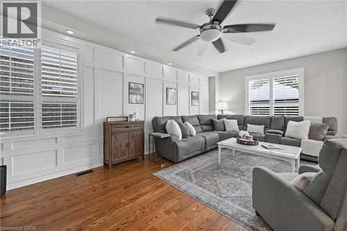 2265 Stokes Lane, Burlington, ON - Indoor Photo Showing Living Room