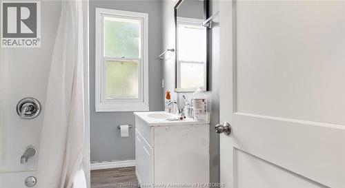 3092 Sandwich Unit# Upper, Windsor, ON - Indoor Photo Showing Laundry Room