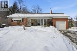 7 PIOTT Court  Stoney Creek, ON L8G 2W2