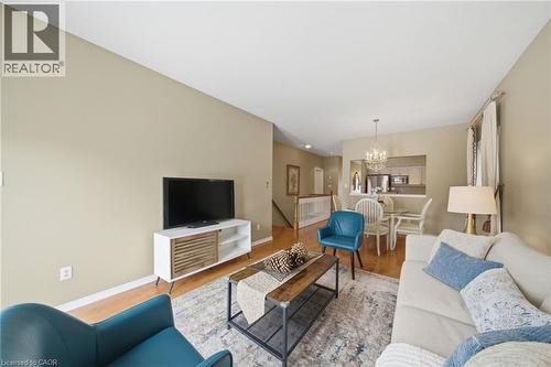 46 Manitoulin Trail, Hamilton, ON - Indoor Photo Showing Living Room