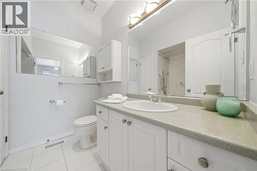 46 Manitoulin Trail, Hamilton, ON - Indoor Photo Showing Bathroom