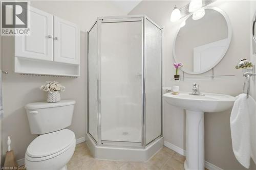 46 Manitoulin Trail, Hamilton, ON - Indoor Photo Showing Bathroom