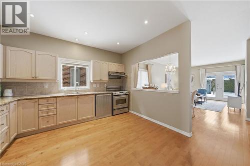 46 Manitoulin Trail, Hamilton, ON - Indoor Photo Showing Kitchen