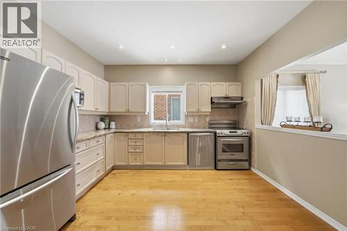 46 Manitoulin Trail, Hamilton, ON - Indoor Photo Showing Kitchen